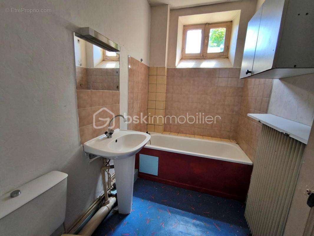 Appartement à SAINT-VICTURNIEN