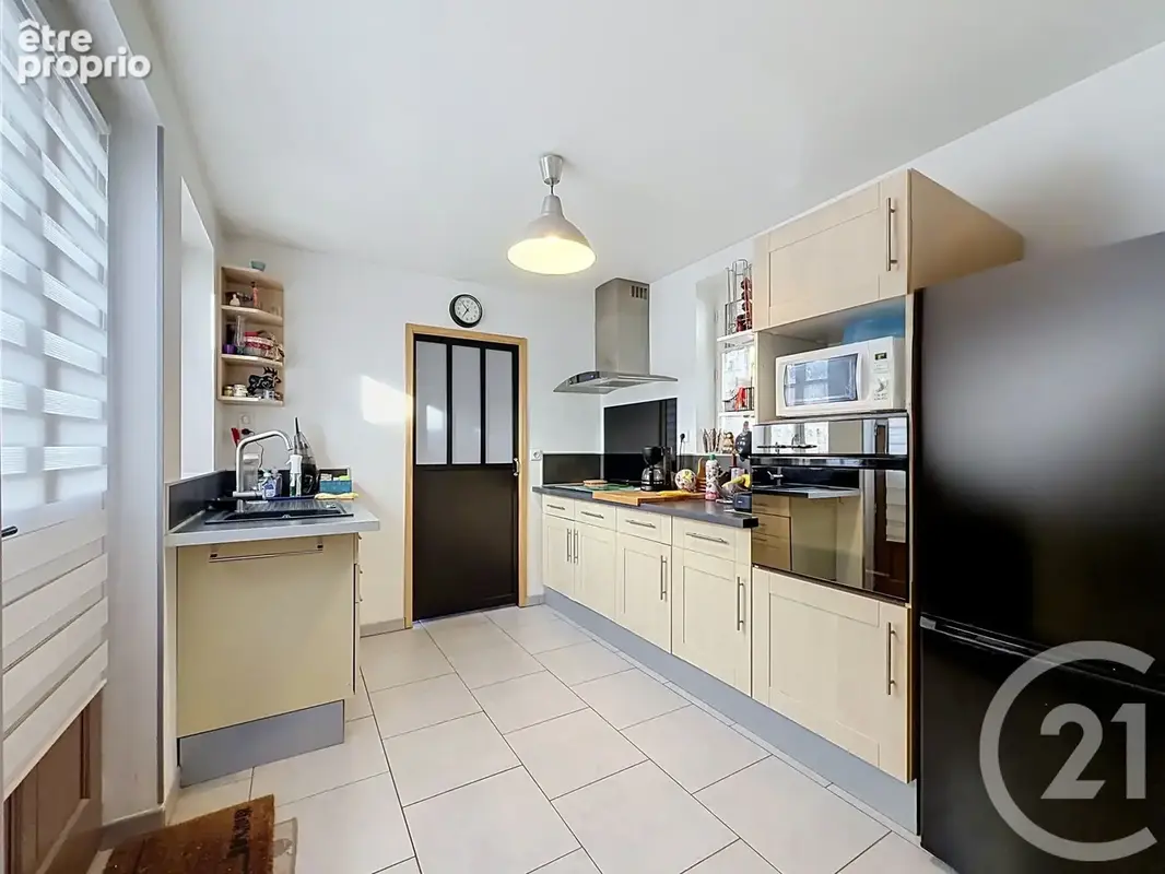 Maison 5 pièces 122 m² à vendre à La Ferte-Saint-Aubin (45240) - photo 3