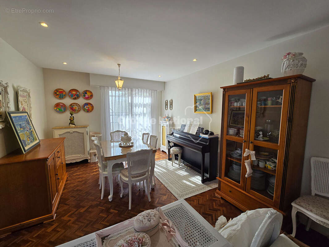 Appartement à VERSAILLES