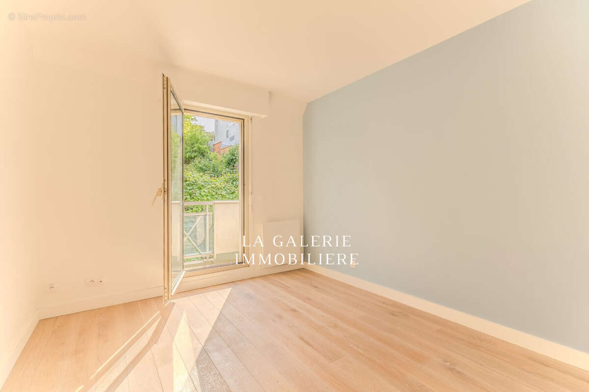 Appartement à SURESNES