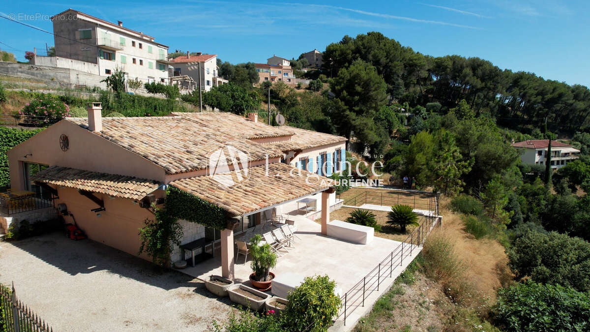 Maison à COLOMARS