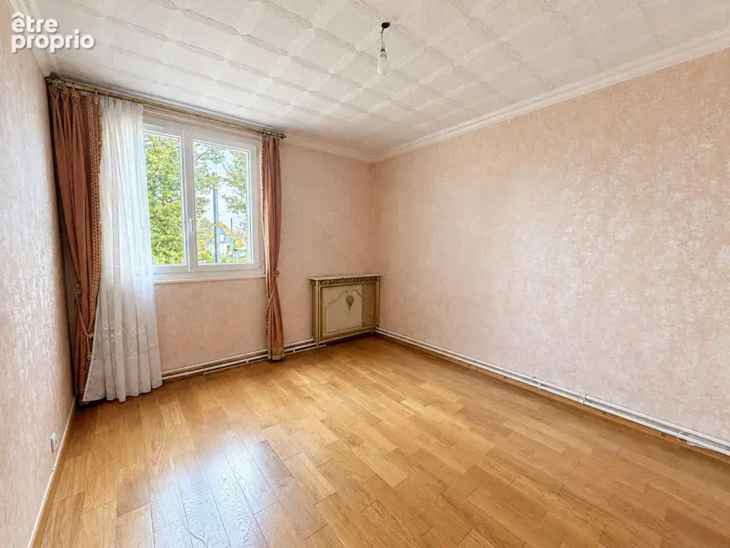 SOTTEVILLE-LÈS-ROUEN — T3 de 65 m² avec balcon, garage fermé et cave - photo 5