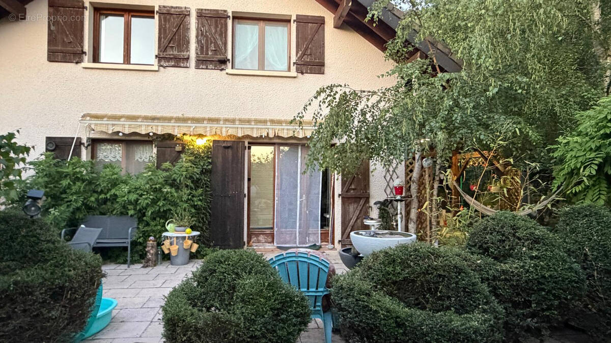 Maison à CLARAFOND-ARCINE