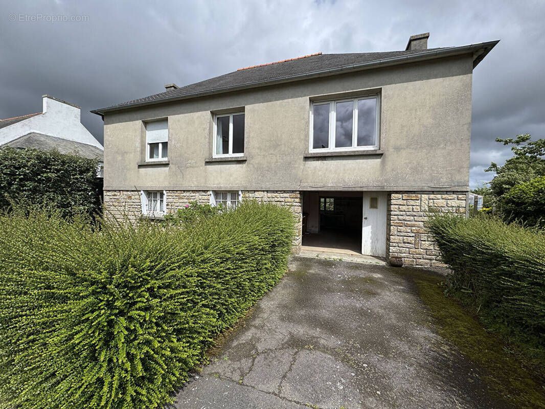 Maison à PLOUZEVEDE