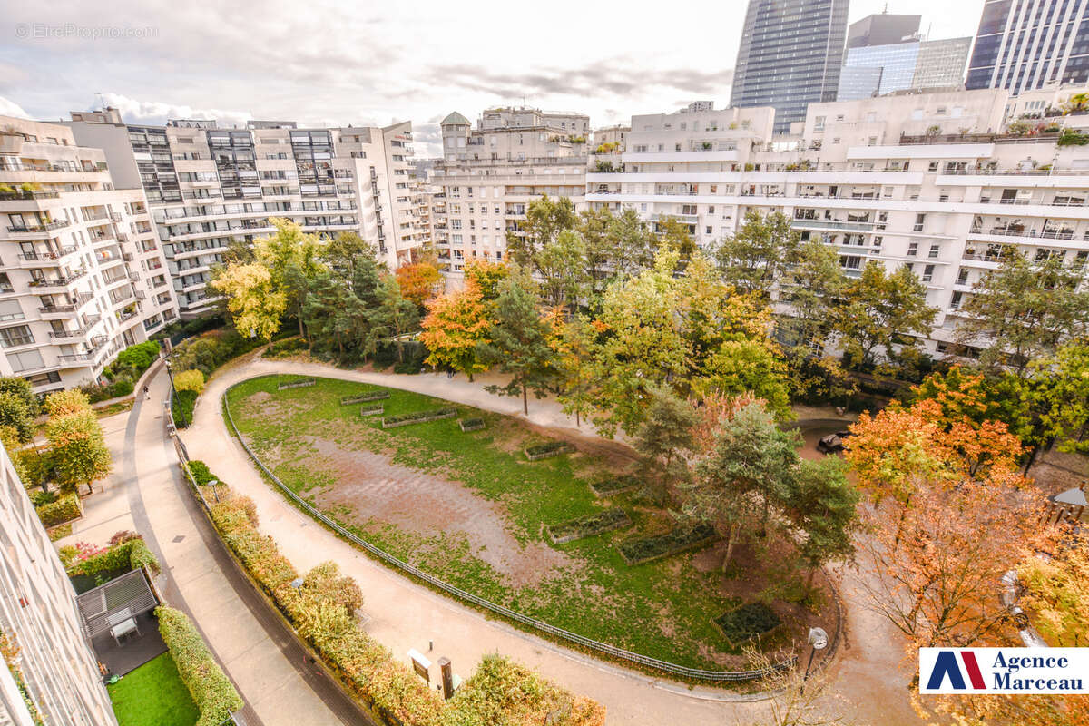 Appartement à COURBEVOIE
