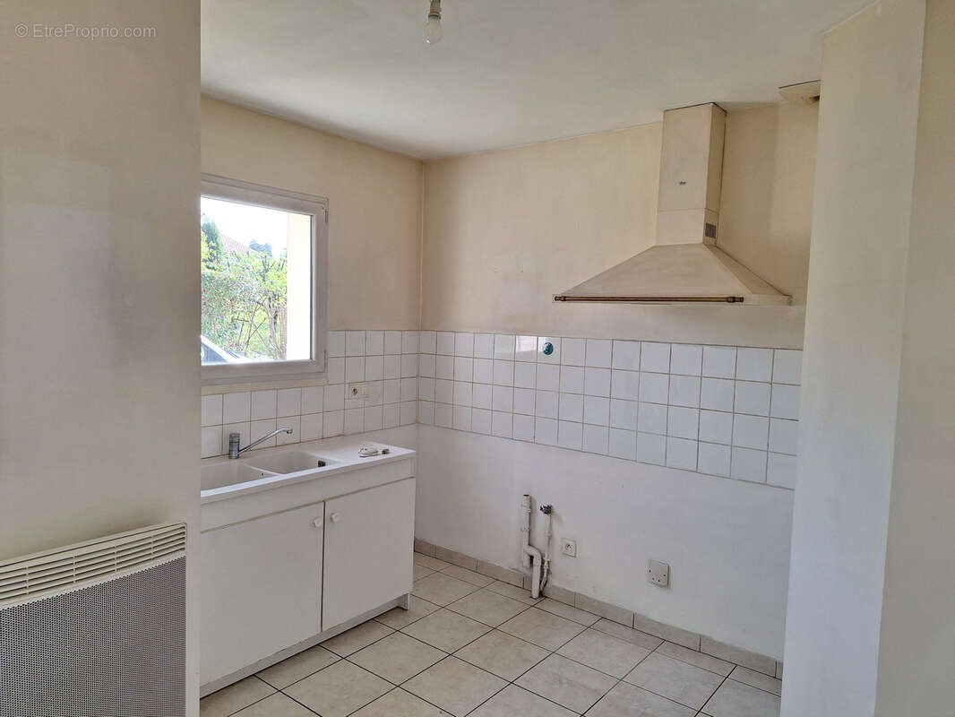 À Alboussière, maison à vendre - photo 3