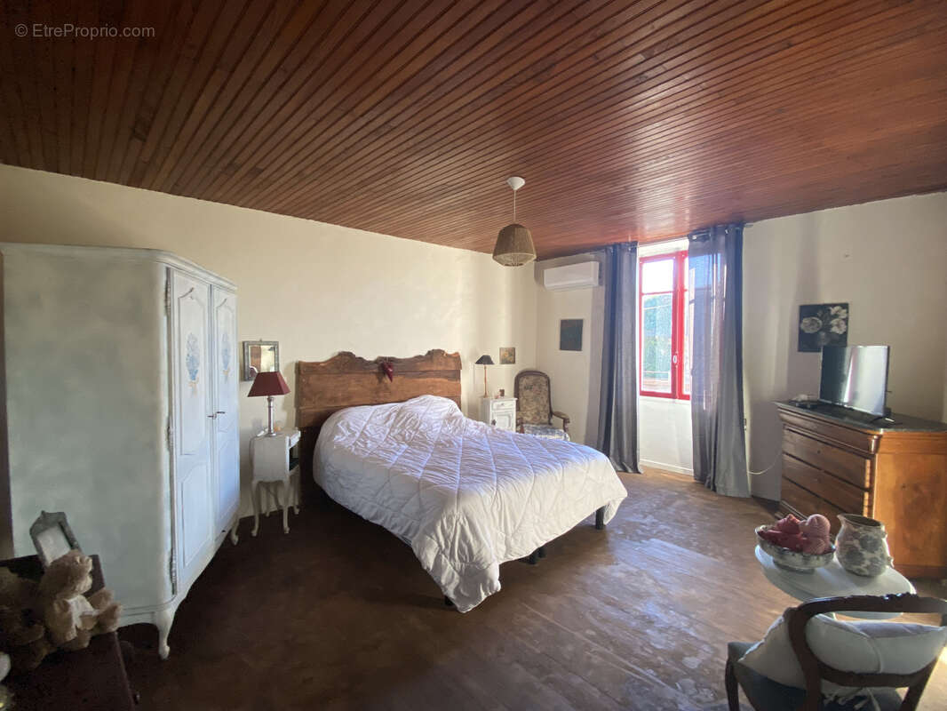 Maison à DECAZEVILLE