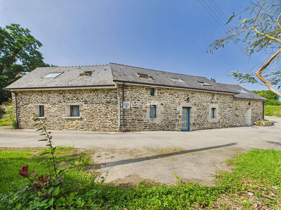 Maison Plonevez Du Faou 12 pièce(s) 342 m2 - photo 2