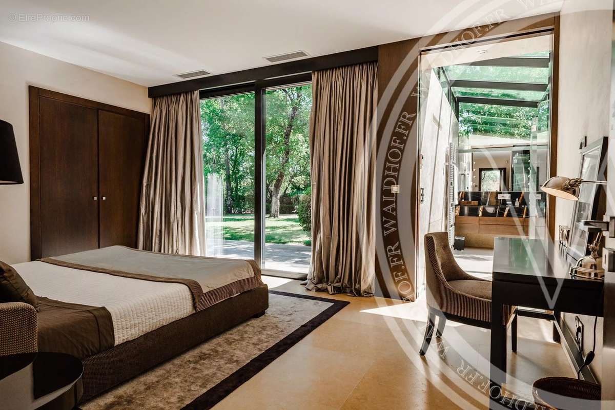 Maison à TOURRETTES