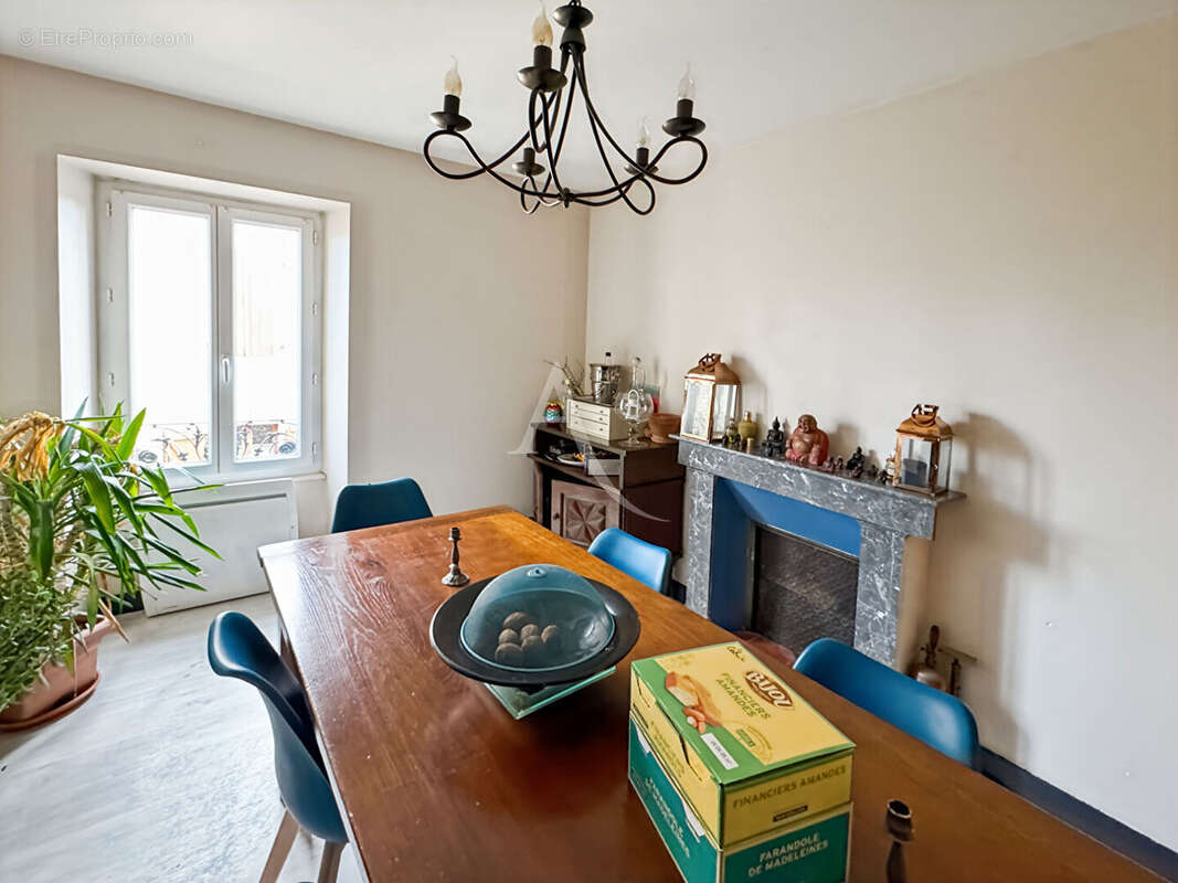 Maison à VIRE-SUR-LOT