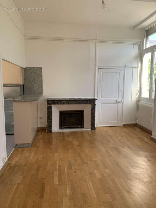 À vendre   Appartement 3 pièces de 57 m2   Orléans Sud, quartier Saint-Marceau - photo 5