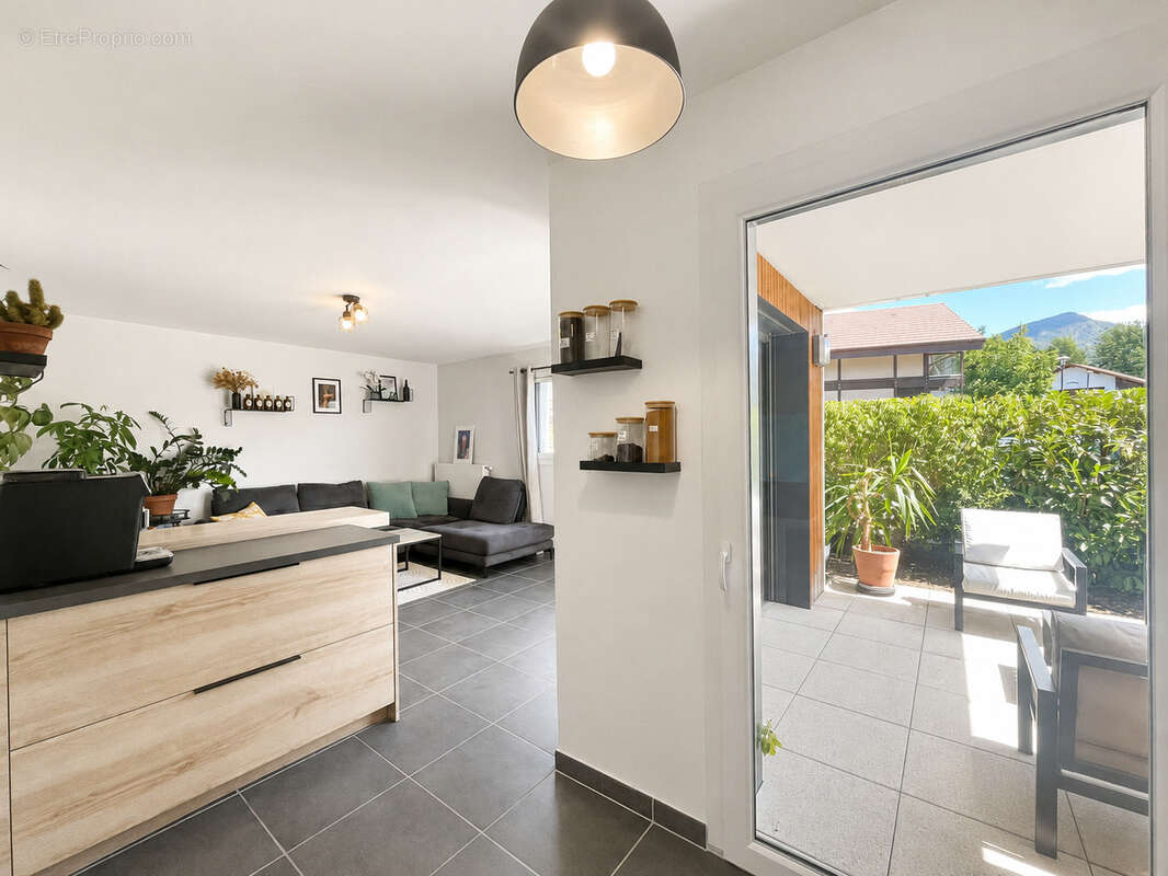 T3 de standing avec terrasse et garage double - photo 2