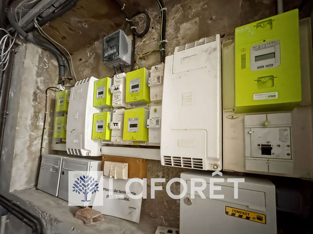 Immeuble de rapport - 3 lots loués et 2 appartements à rénover - photo 15