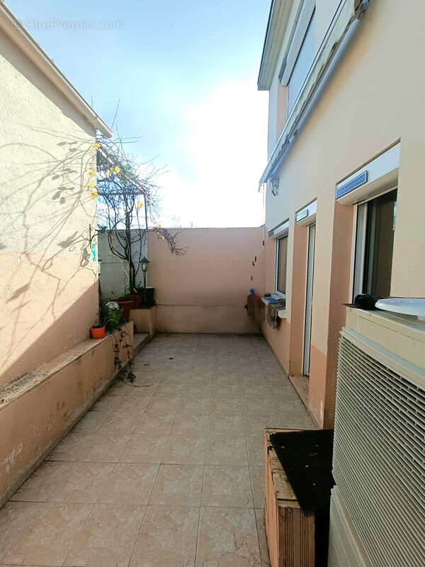 Maison à MESNARD-LA-BAROTIERE