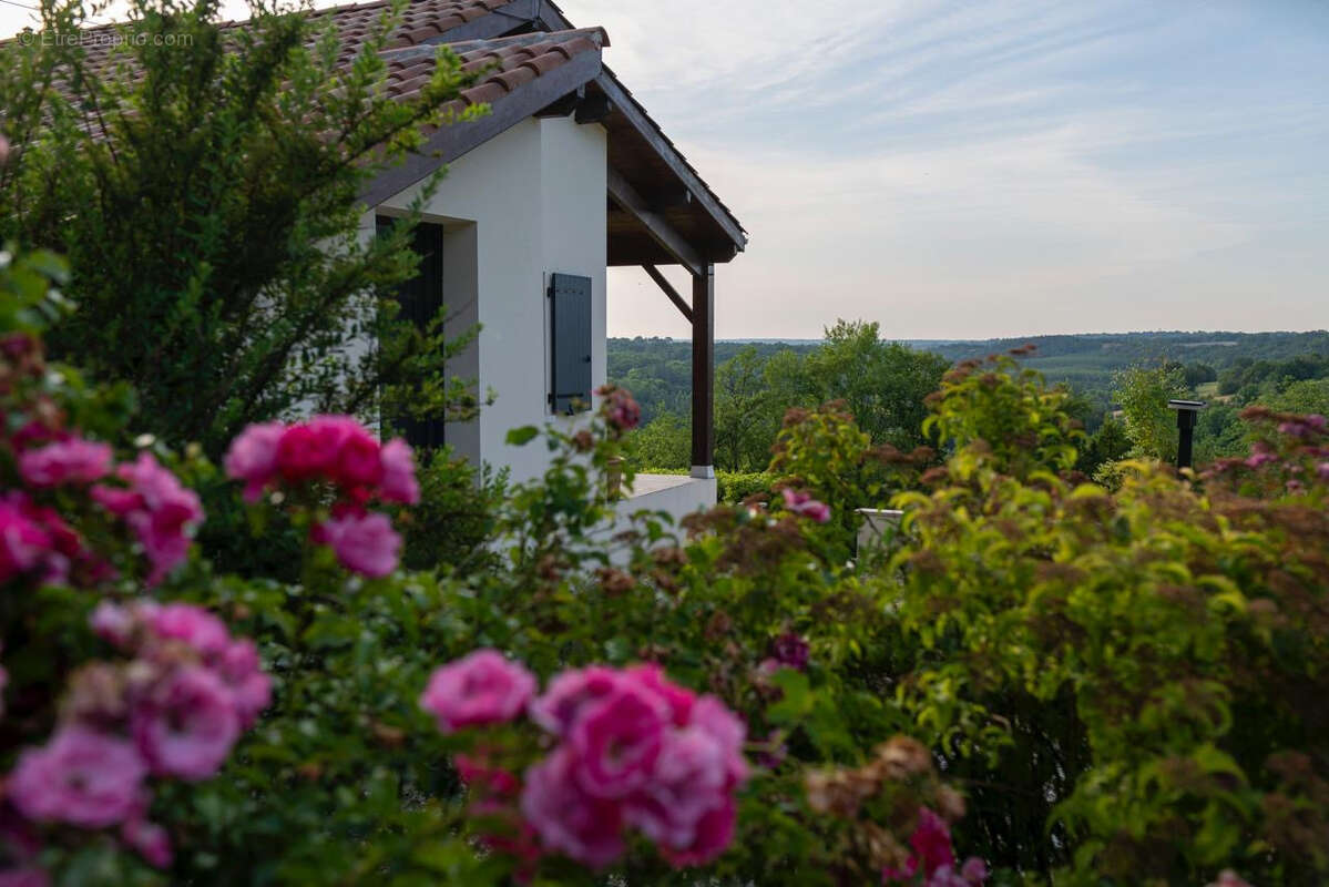 Maison à SAINTE-MAURE-DE-PEYRIAC