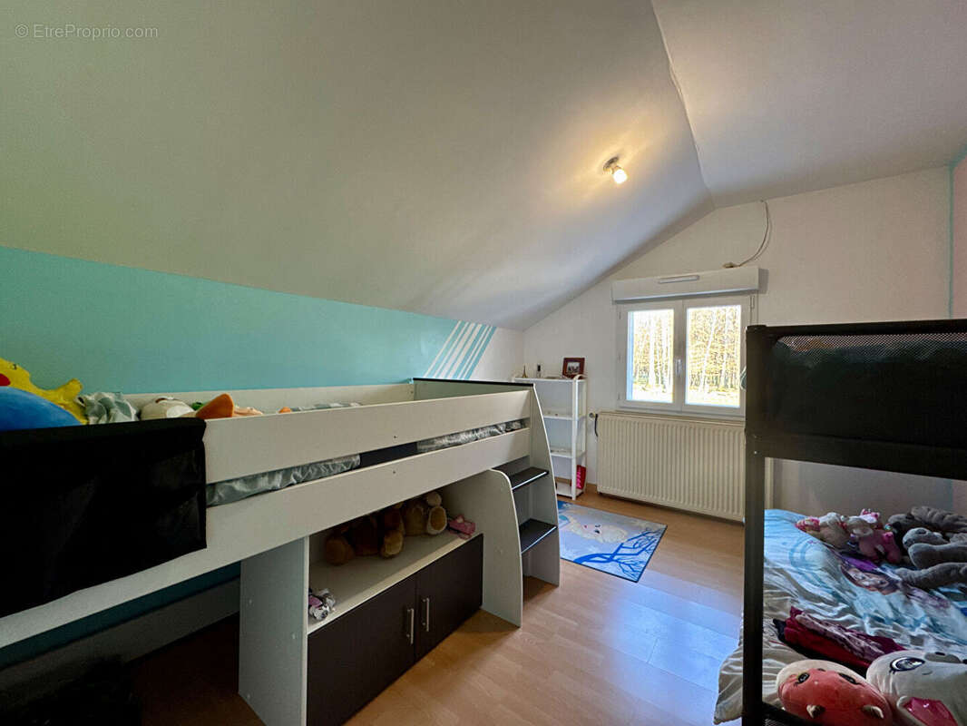 Maison à SULLY-LA-CHAPELLE