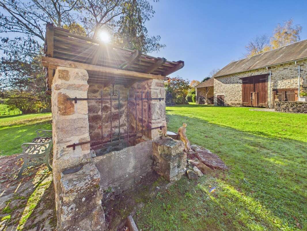 Maison à SAINT-YRIEIX-LA-PERCHE