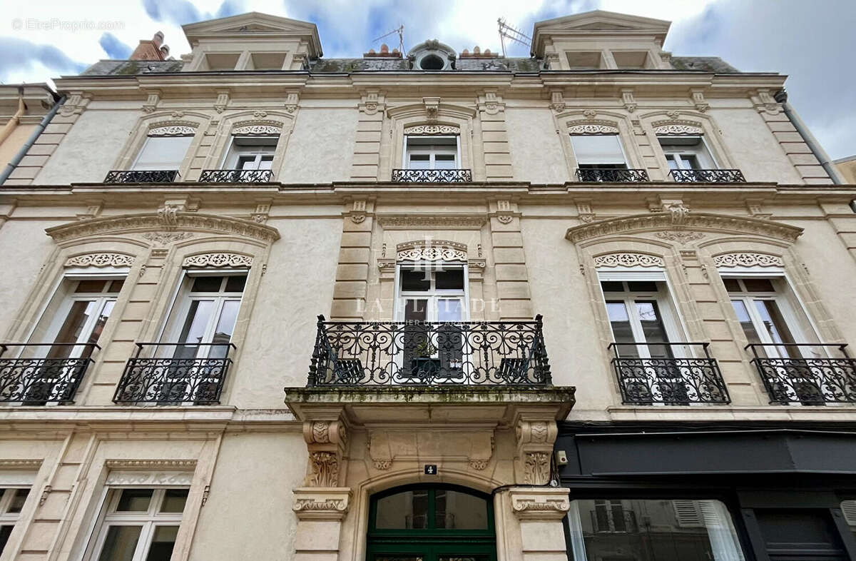 Élégance et charme haussmannien au coeur du Mans - photo 12
