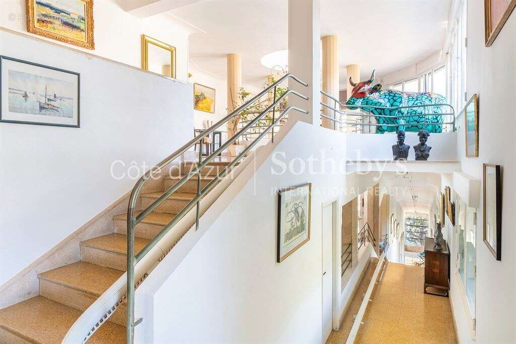 Villa Ligne Droite : Splendide villa Art Déco avec vue mer à vendre à Saint-Jean-Cap-Ferrat - photo 10