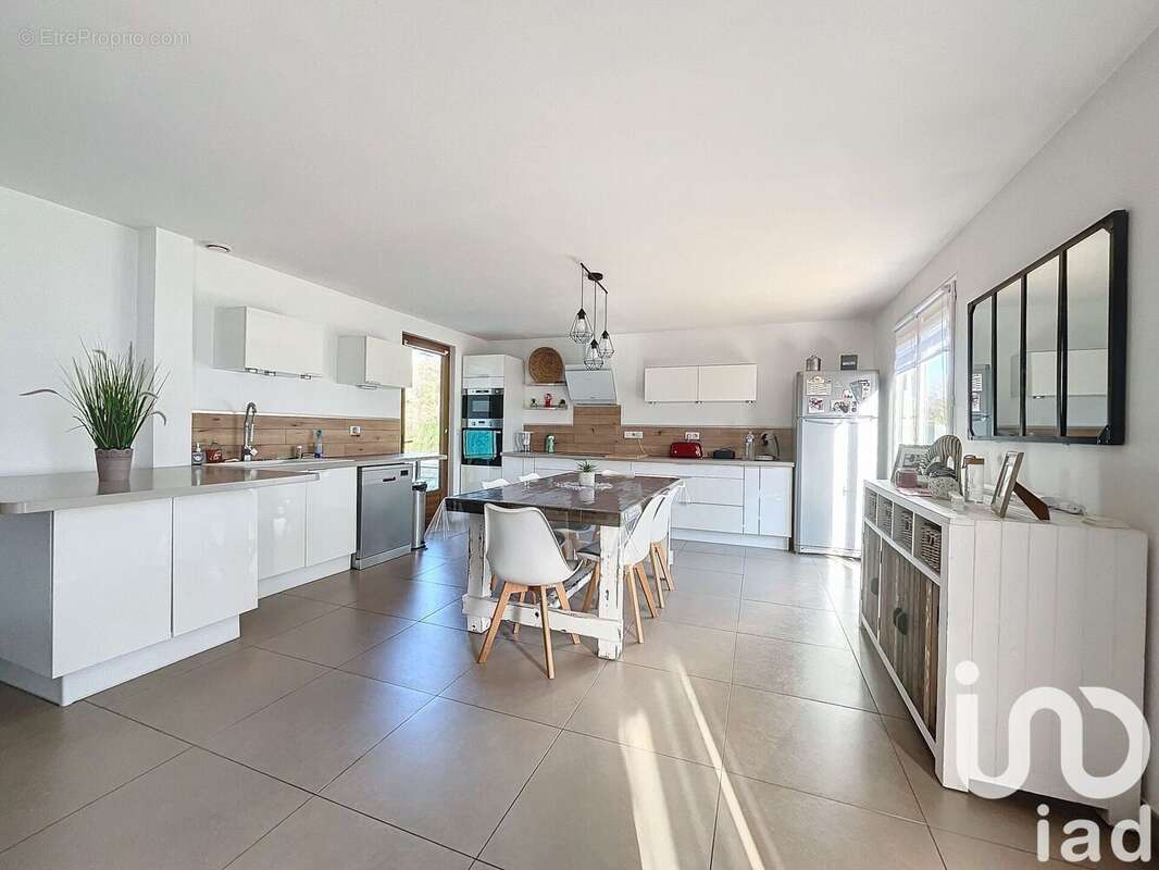 Maison 136 m² à Fontenay-Sur-Loing  - photo 4