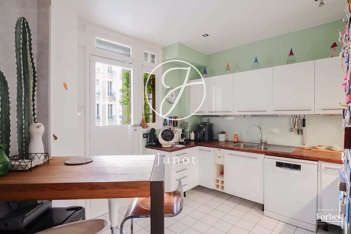 Appartement à PARIS-7E