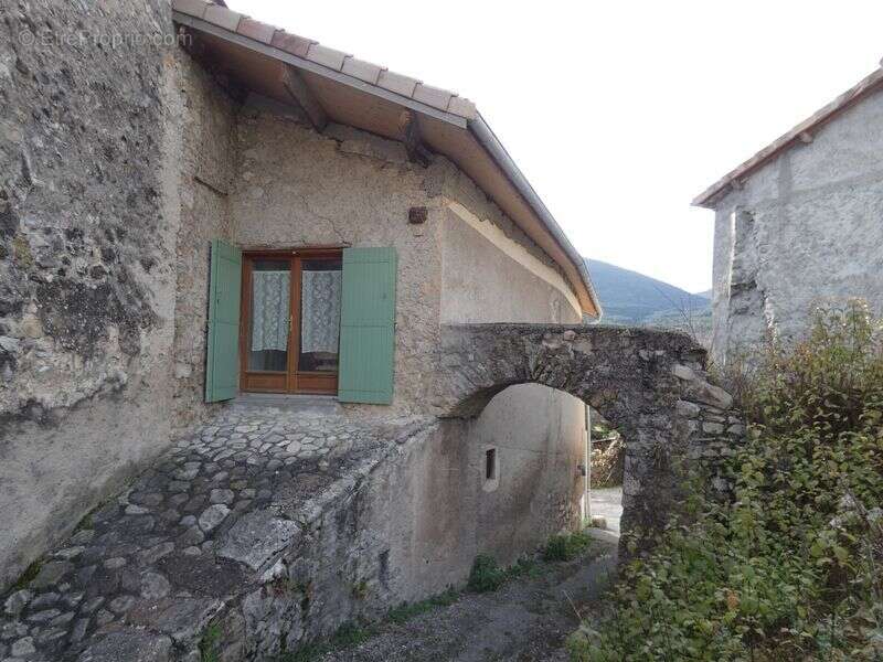 Maison à LA FAURIE