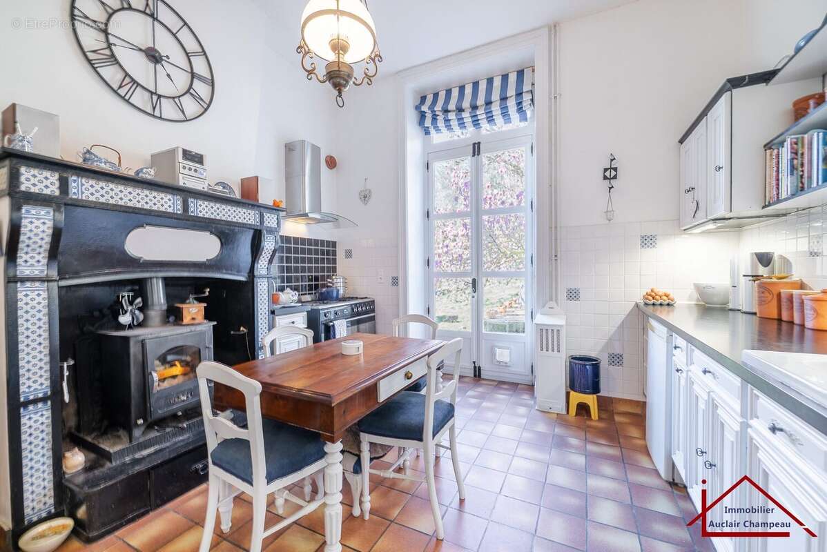 Maison à EYMOUTIERS