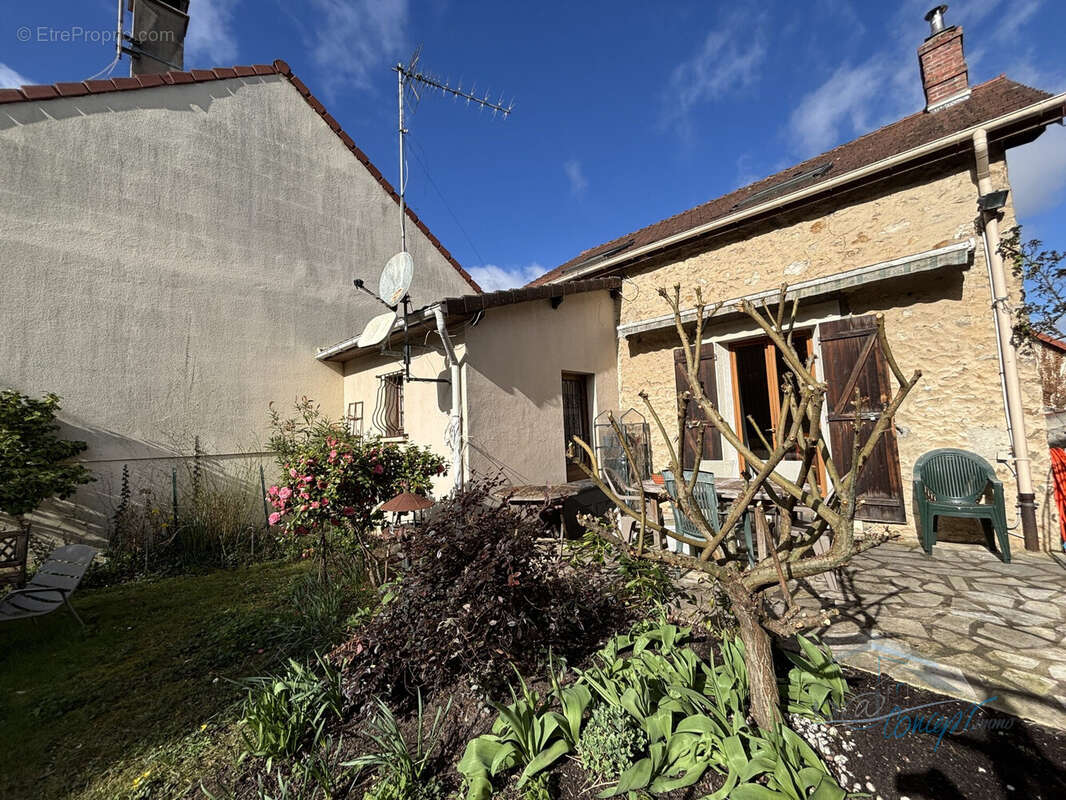 Maison à JANVILLE-SUR-JUINE