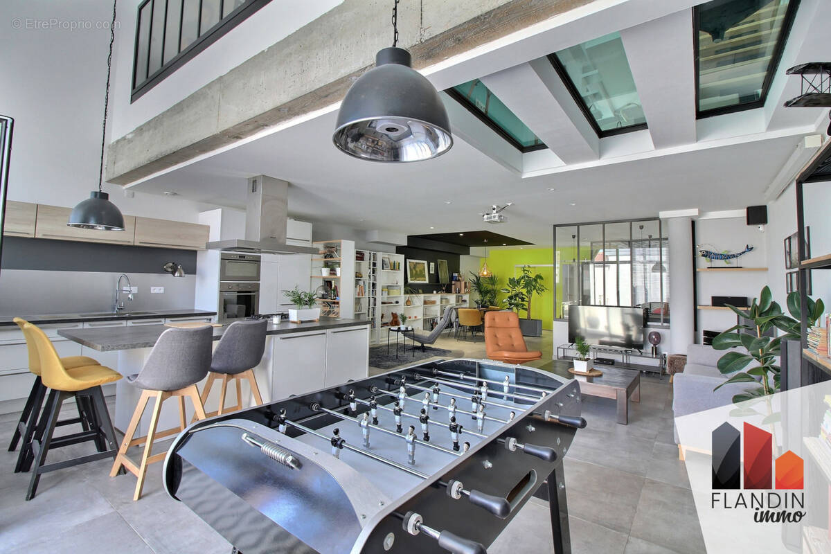 Appartement à MILLERY