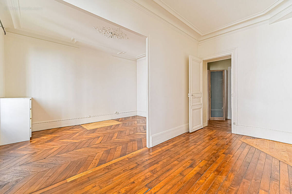 Appartement à LEVALLOIS-PERRET