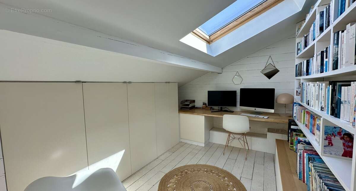 Villa contemporaine de 6 pieces de 133 m2 avec piscine et garage - photo 18