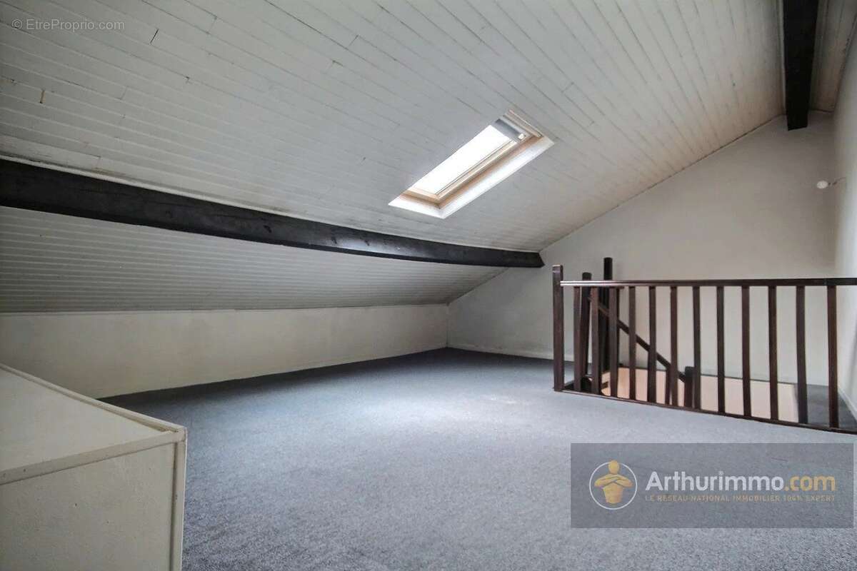 Appartement à CHARENTON-LE-PONT