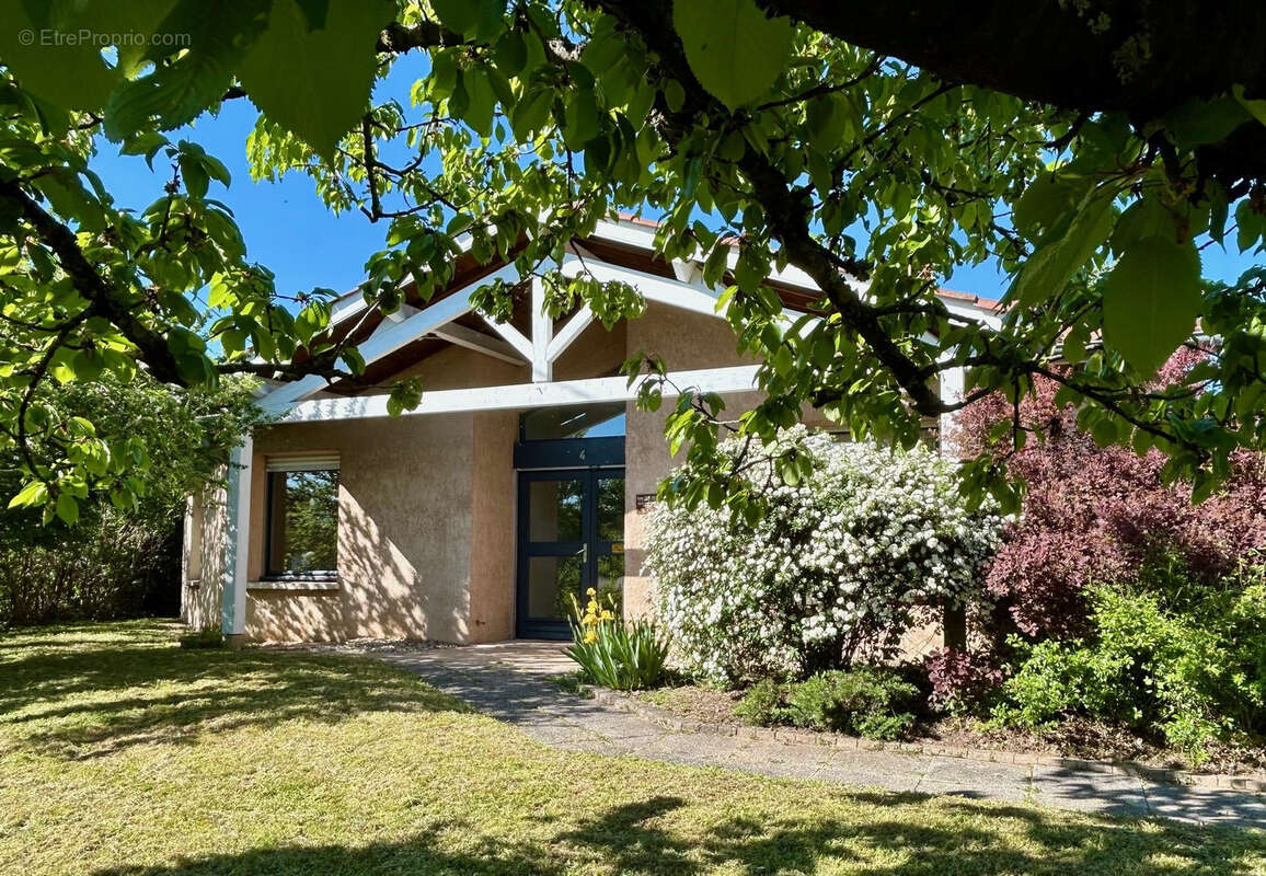 Maison à VAUGNERAY