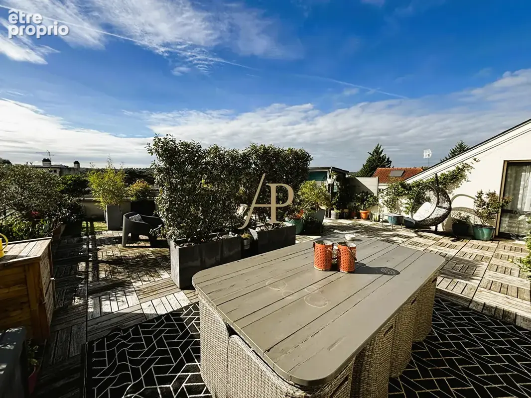 Saint Germain En Laye 5 pièce(s) 10 4m2,terrasse 90 m² - photo 2