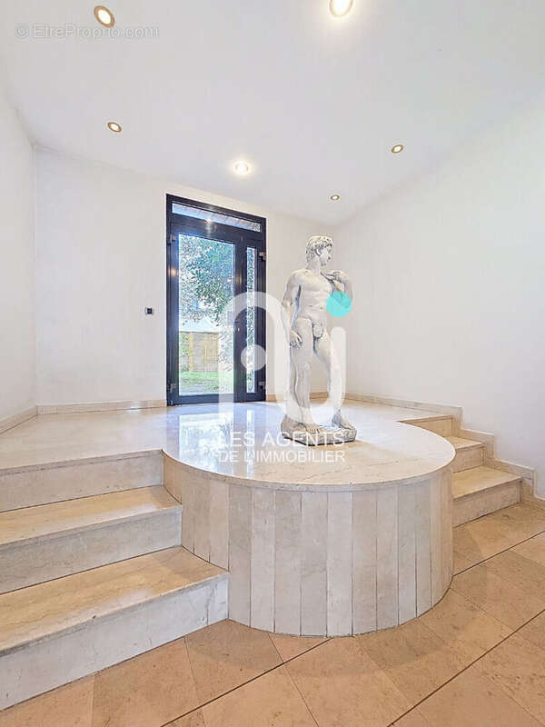 Appartement à SURESNES