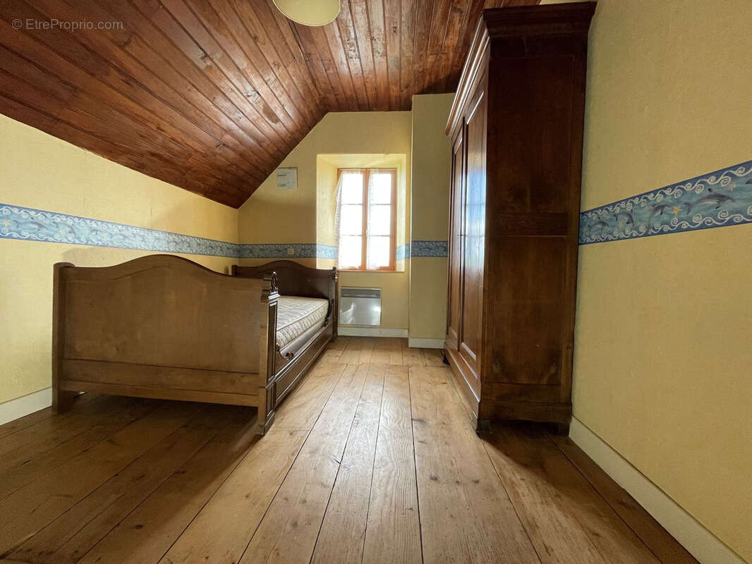 Maison à RIOM-ES-MONTAGNES