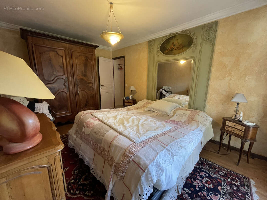 Maison à BAGNOLS-EN-FORET