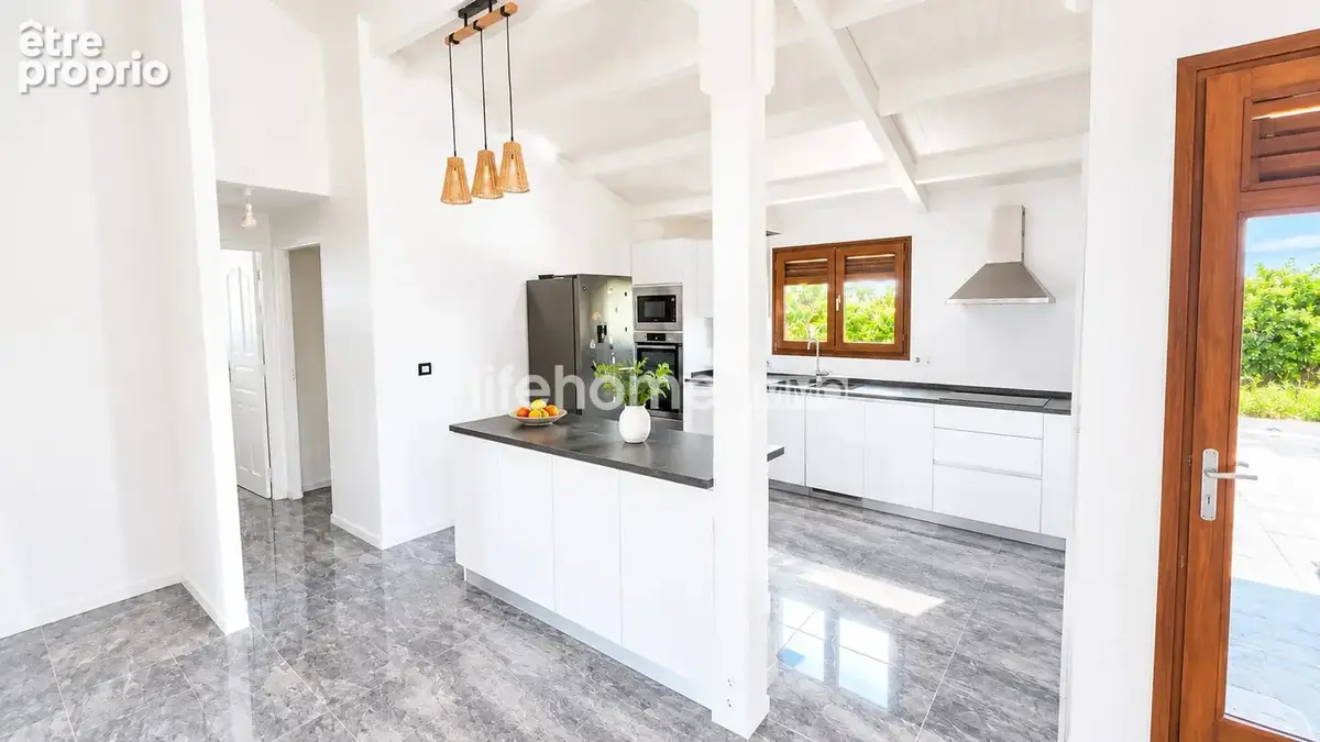 Maison 4 pièces 78 m² à vendre à Lamentin (97129) - photo 2