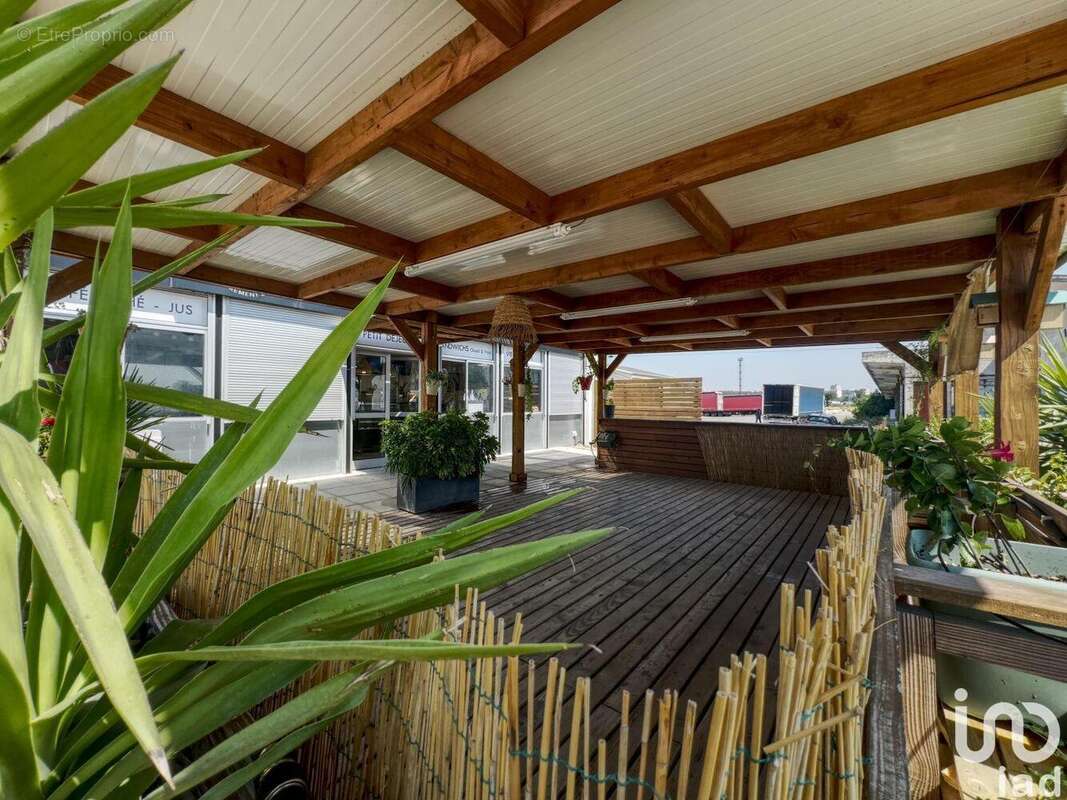 Photo 2 - Commerce à NIMES