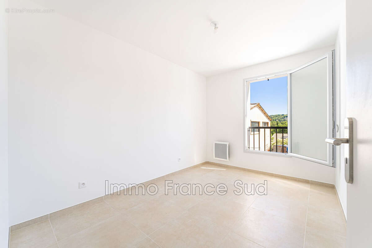 Appartement à LA GARDE-FREINET