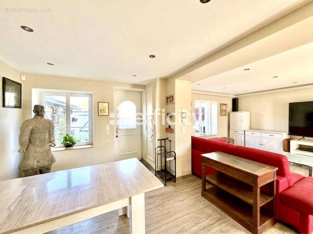 Maison à VILLEMONTOIRE