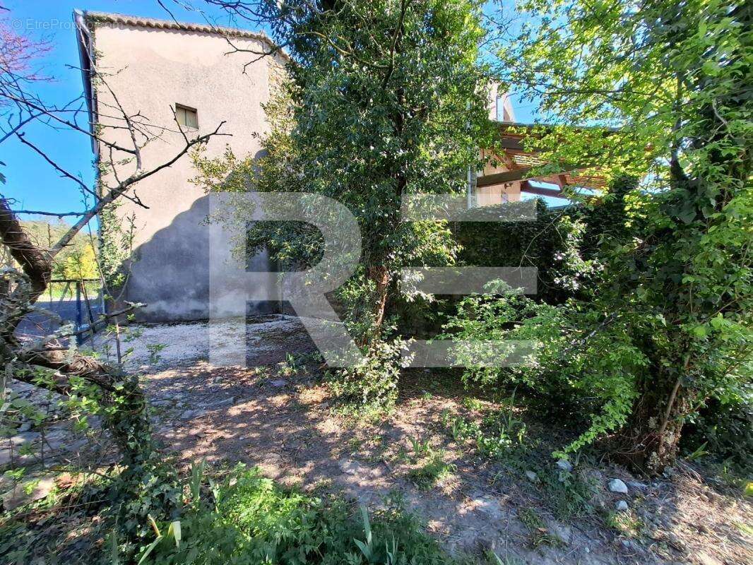 Maison à SAINT-PAUL-LE-JEUNE