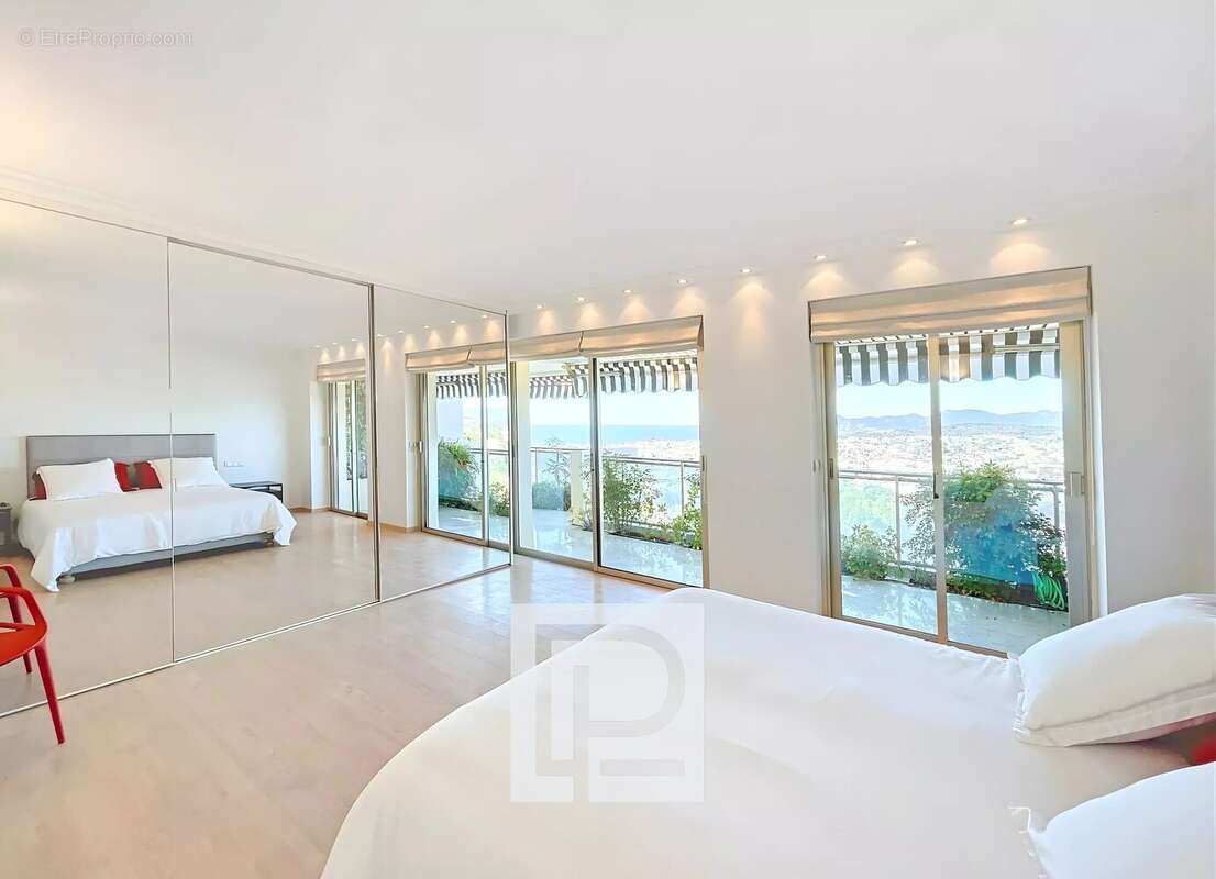 Appartement à LE CANNET