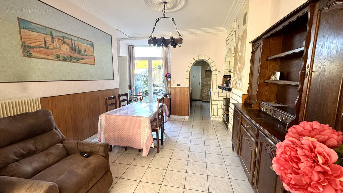 Maison à SAINT-MARTIN-BOULOGNE