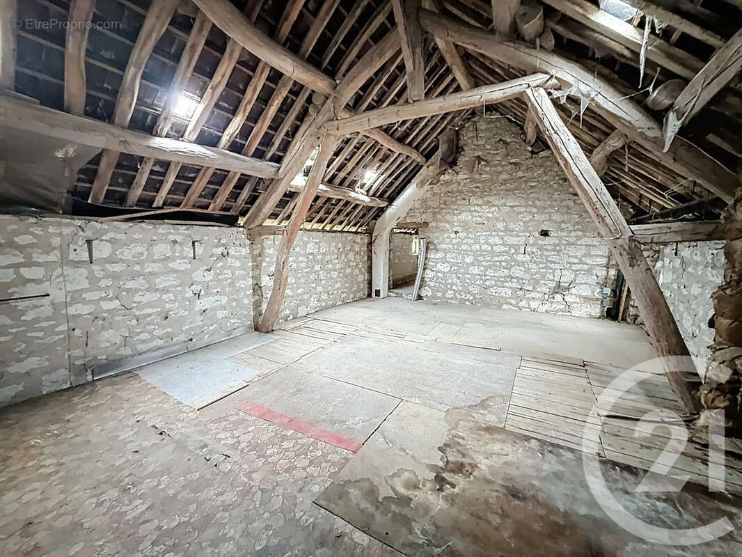 Maison à MELZ-SUR-SEINE