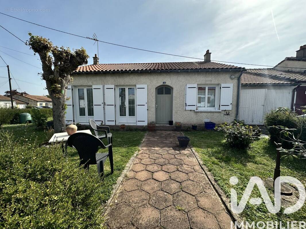 Photo 1 - Maison à SAUZE-VAUSSAIS