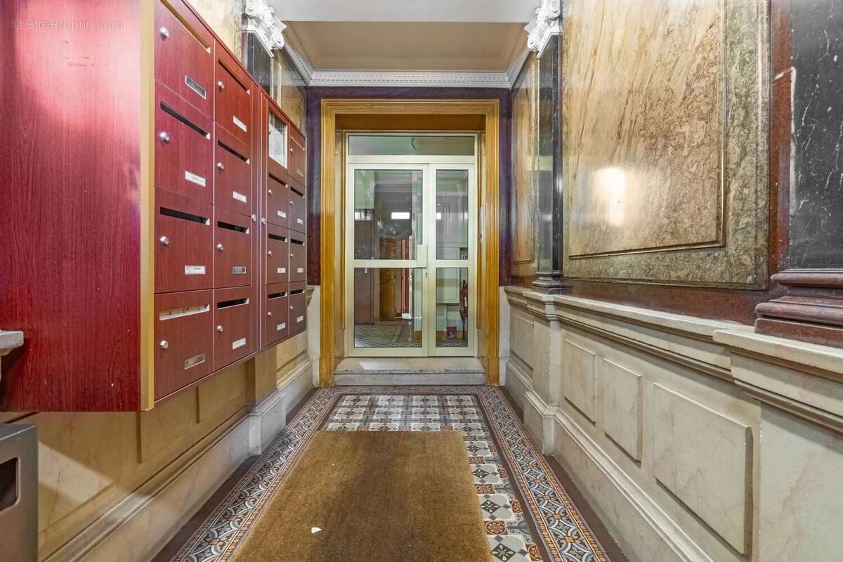 Appartement à LEVALLOIS-PERRET