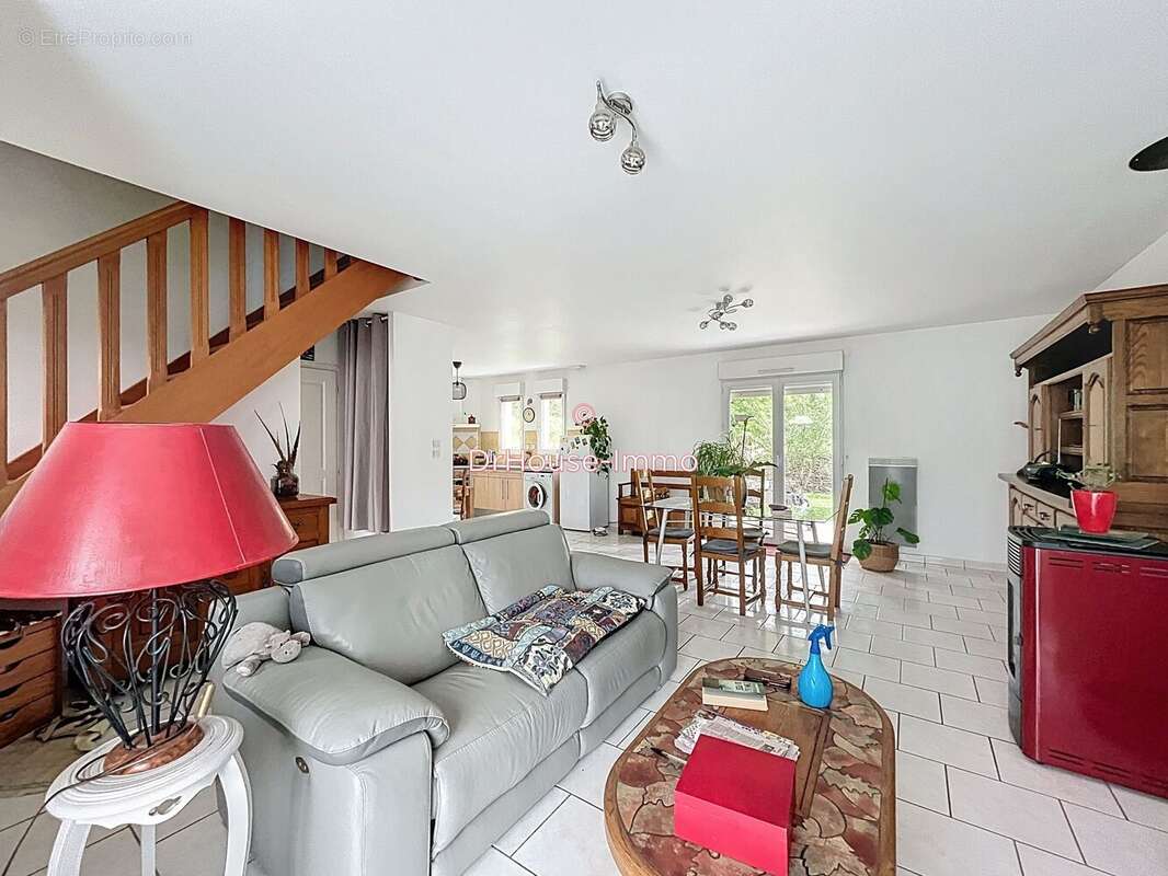 Maison à SAVIGNE-SUR-LATHAN