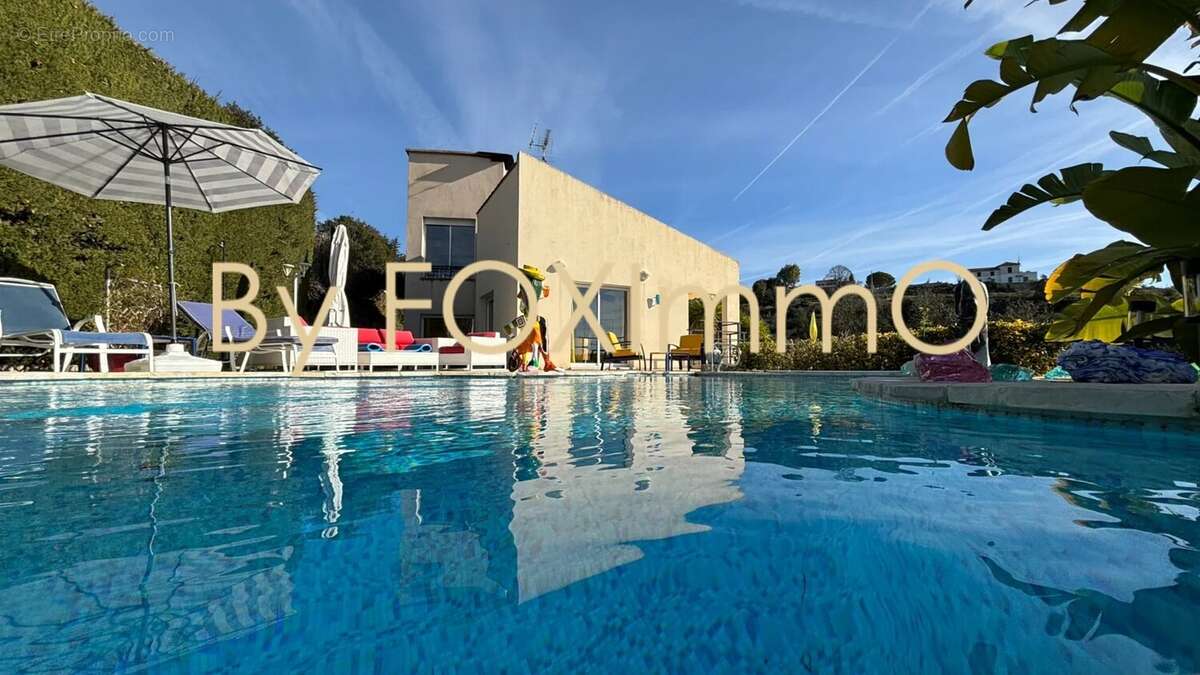 Maison à SAINT-LAURENT-DU-VAR