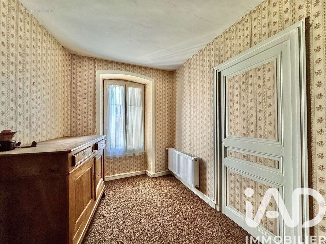Maison 191 m² à Nedde  - photo 3